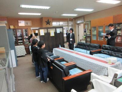 転校生も校長室からご挨拶。