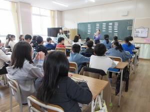 好きなことは〇〇することです。誕生日は〇月〇日です。 私は誰でしょう。