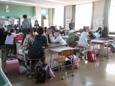 校内美化の呼びかけをします。