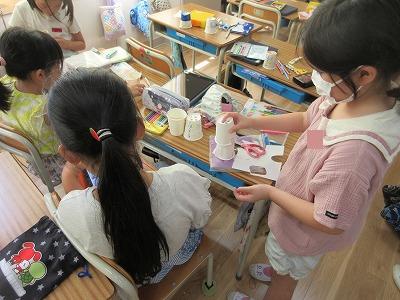 こうやって下に押して・・・手を離すと・・