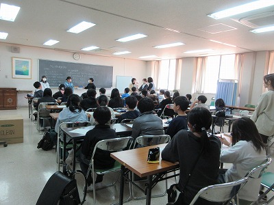 言葉をつないでいったらどうかなあ?いろいろな学習の成果が話し合い活動に表れていました。