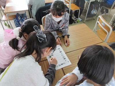 世界の国旗すごろく。もちろん数えるのは英語です。