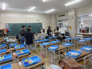 各教室までおうちの人に来ていただきました。