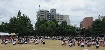 難しいなわとびを使った演技に挑戦しました。