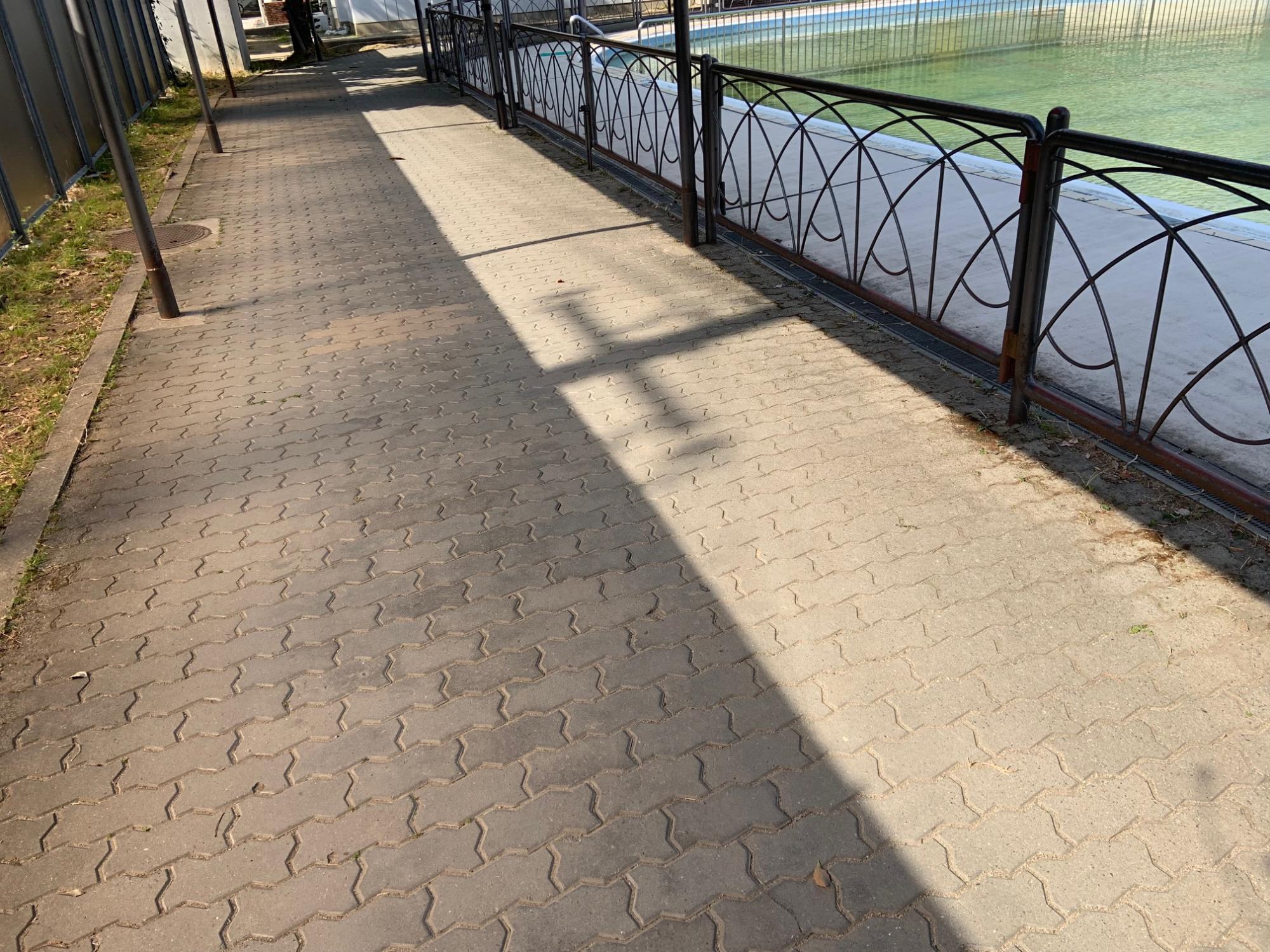 体育館外周