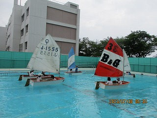 yy4
