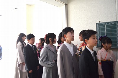 入場前