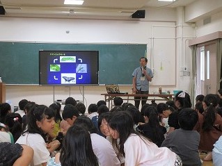 幼虫からさなぎへ