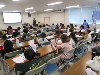 説明を聞く