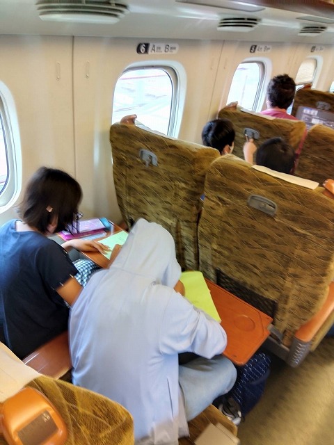 新幹線車内2