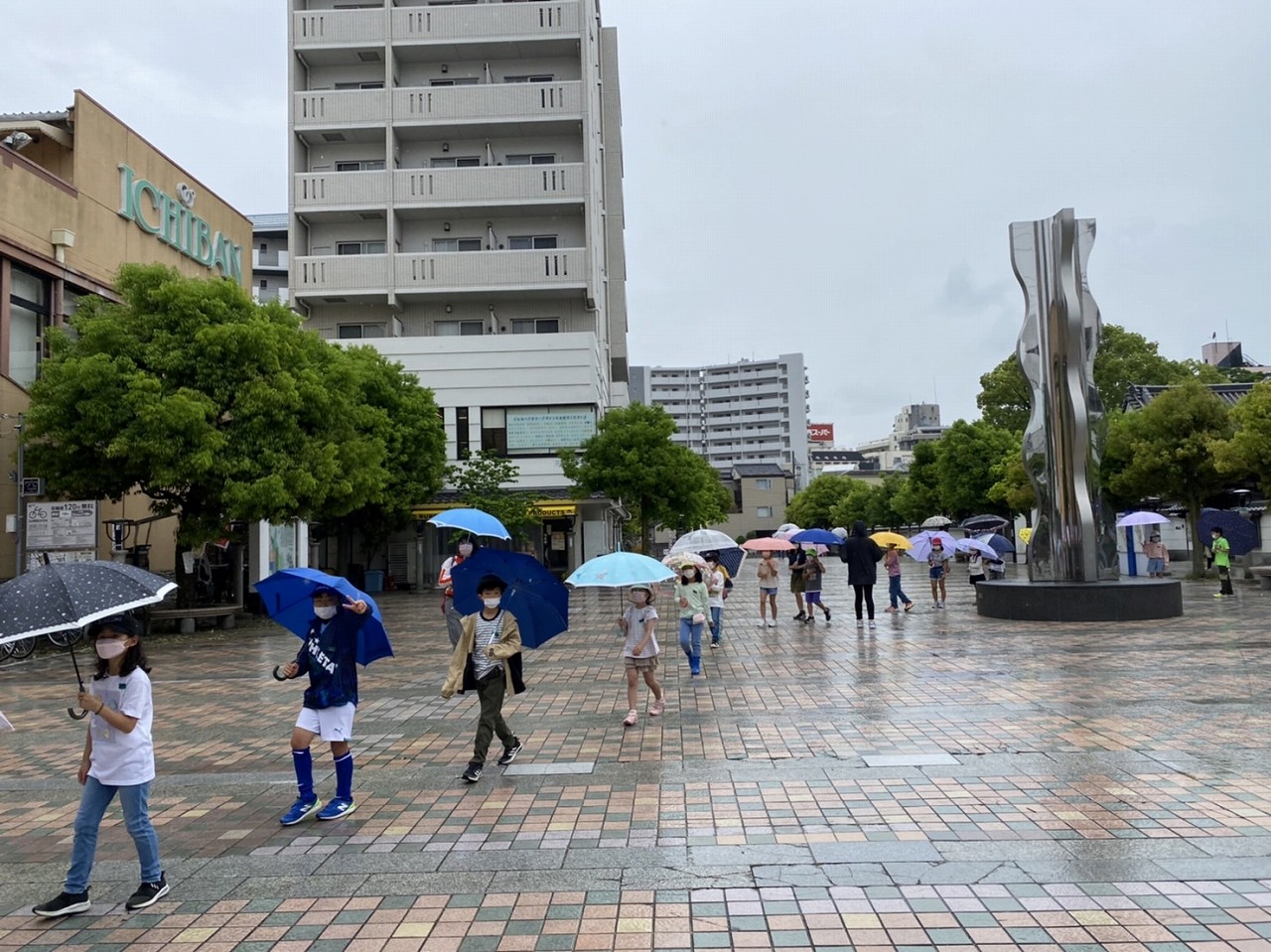 三軒寺広場