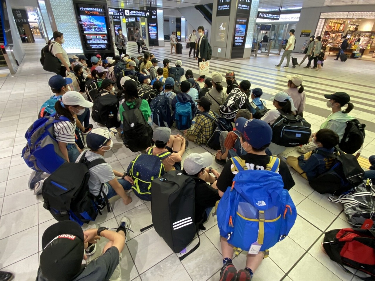 広島駅構内2