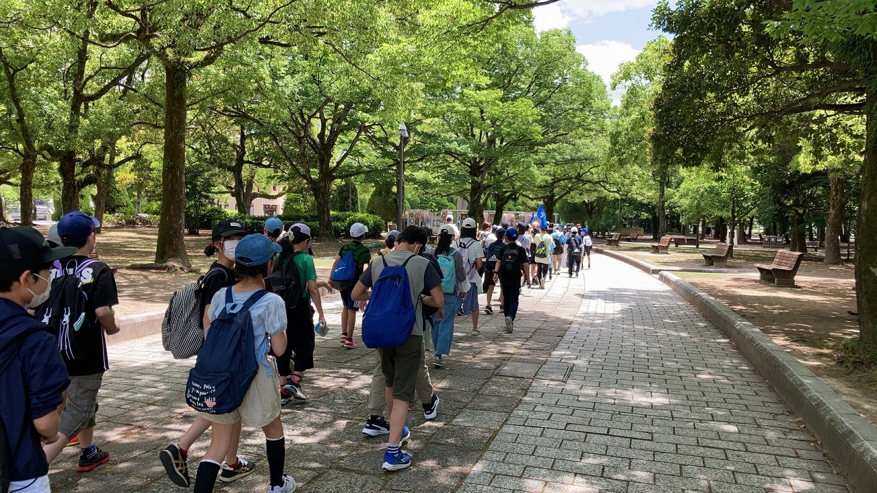 平和公園到着
