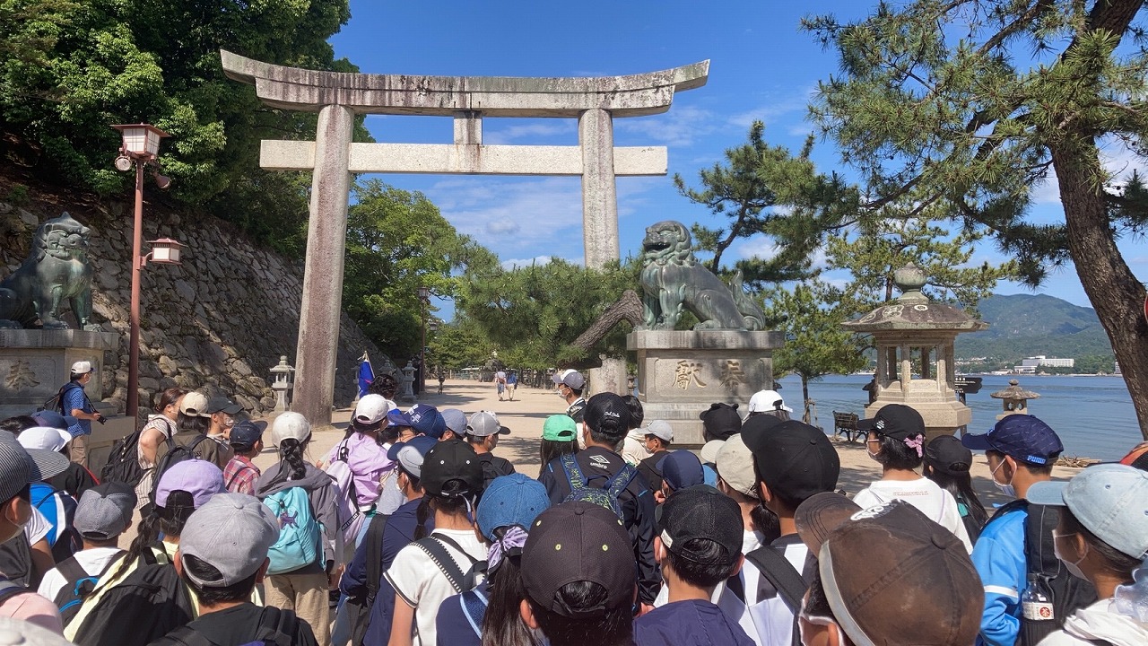 厳島神社へ