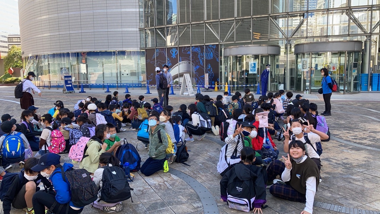 科学館到着