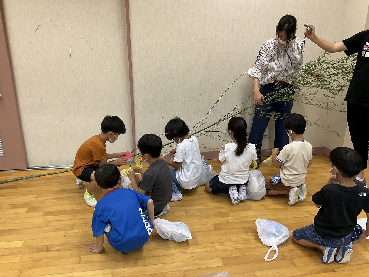 笹に飾りを