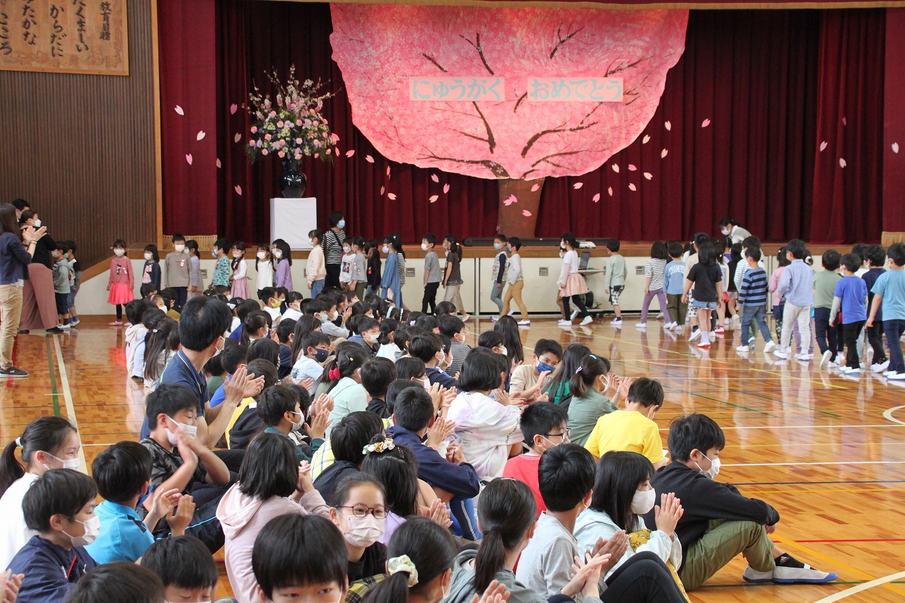 1年生入場