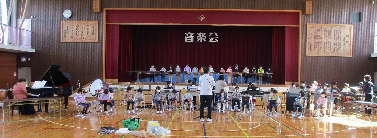 1年4