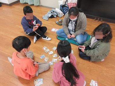低学年グループには、必ず審判の大人が入ります。