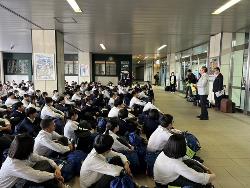 新神戸駅での出発式の様子