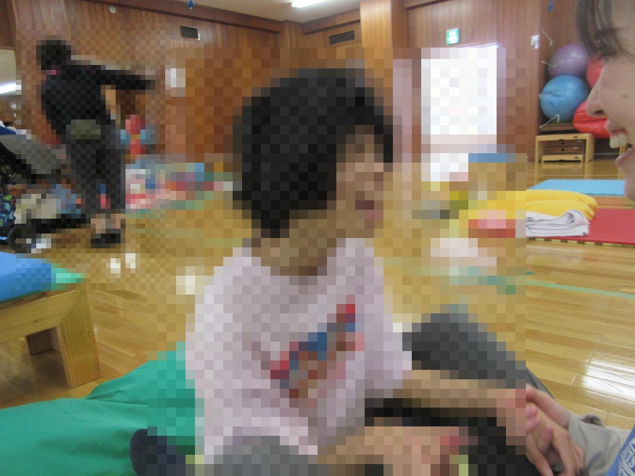 06223