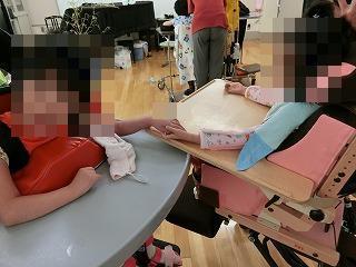握手でこんにちは