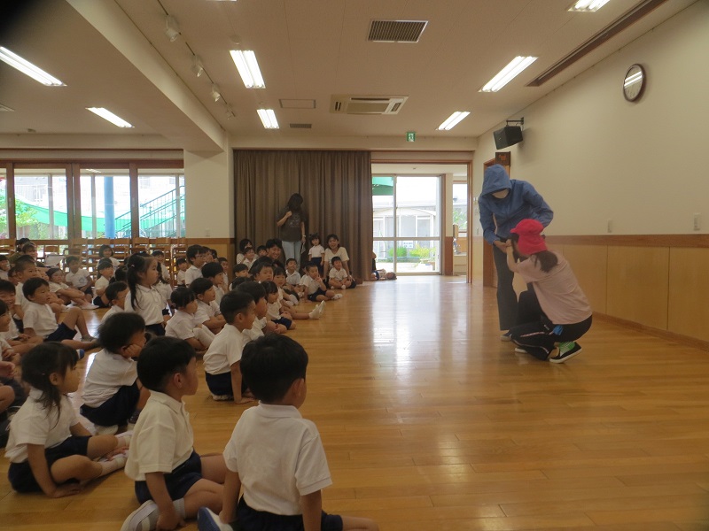 知らない人について行ってはいけないよ