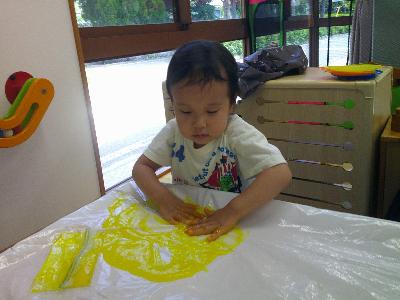さわる子ども4