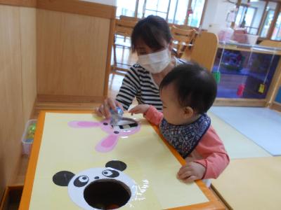 保育者と子ども