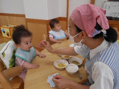 食べる様子