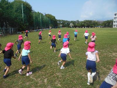 走り出す子ども達