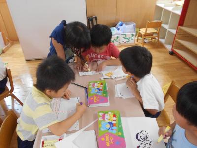 書いているところ