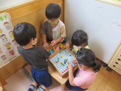 作る