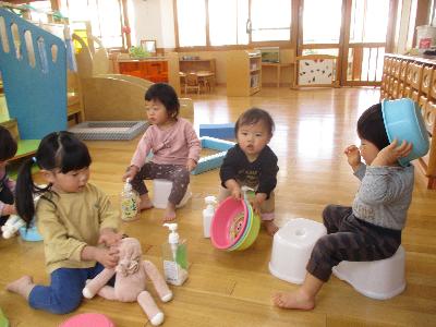 お風呂ごっこ楽しいね（20220301）