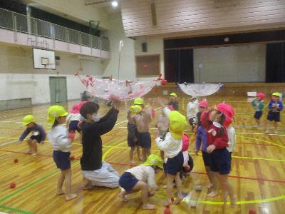 玉入れをしている