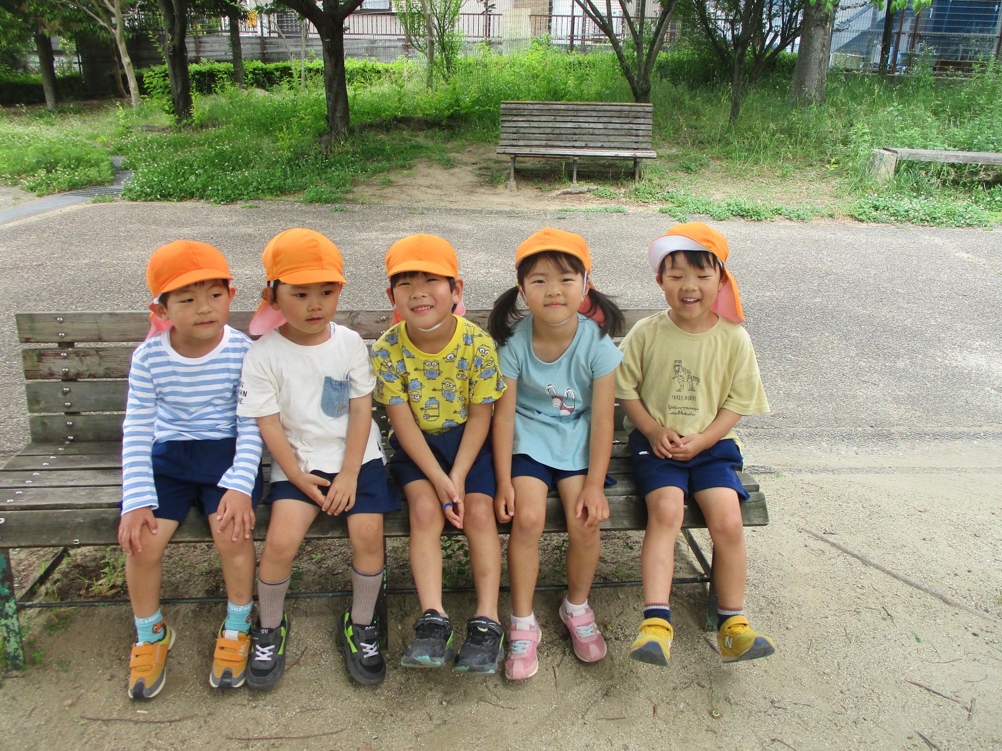 ベンチで一休み。