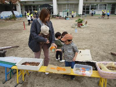 さくらっこ広場秋自然物遊び