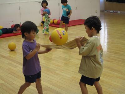 ボールを運ぶゲーム