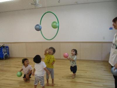 ボール投げ