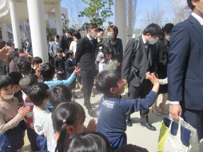 「小学校に行っても元気でね！」
