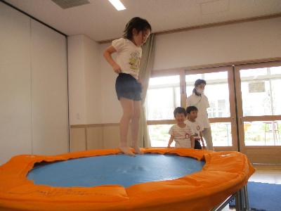 両足を揃えてジャンプ！