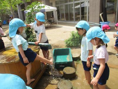 水に触れて気持ちいい