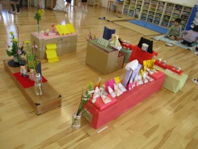 雛飾りも工夫して作りました
