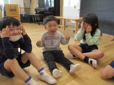 にらめっこしましょ！