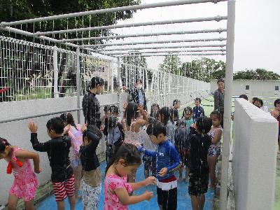 小学校プールシャワー