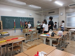 みなさんに協力してもらった折り鶴。折り鶴が千羽を超えました。