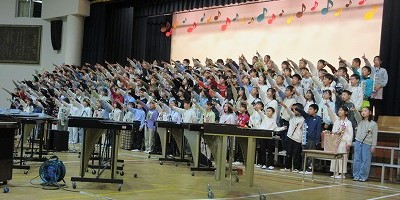 初めての本格二部合唱でしたが、みんなの心と声が一つになったすてきな演奏でした。