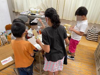 お店屋さんでお買い物の練習