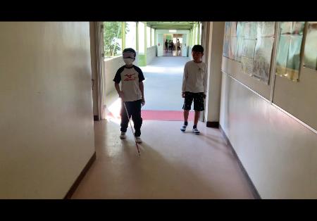 白杖体験の様子