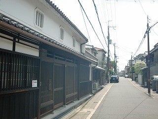 在りし日の趣を今に残す「大坂街道」